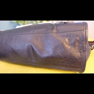 Balenciaga giant city 21